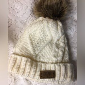 BEANIE CAP/ CREAM COLORED